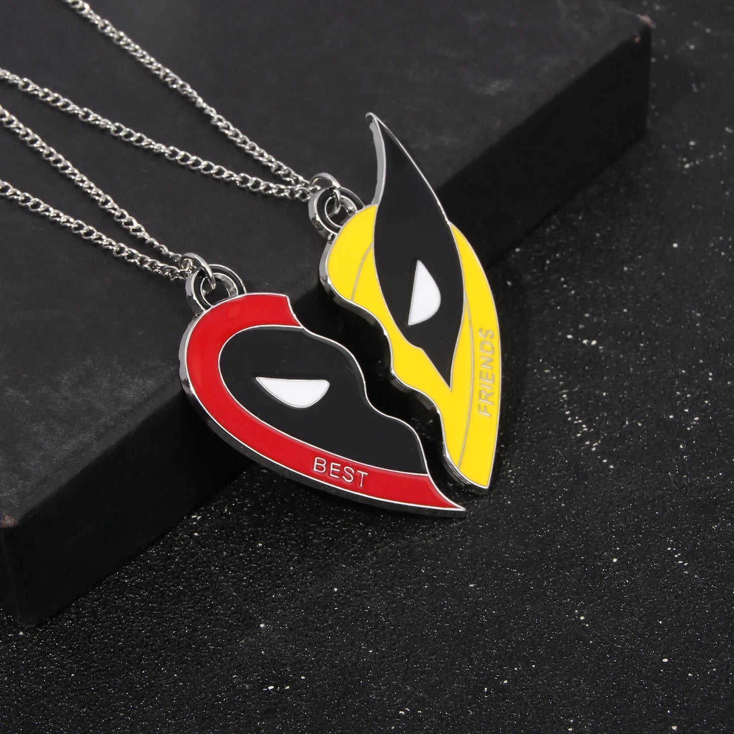 Deadpool and Wolverine Link Up Chains