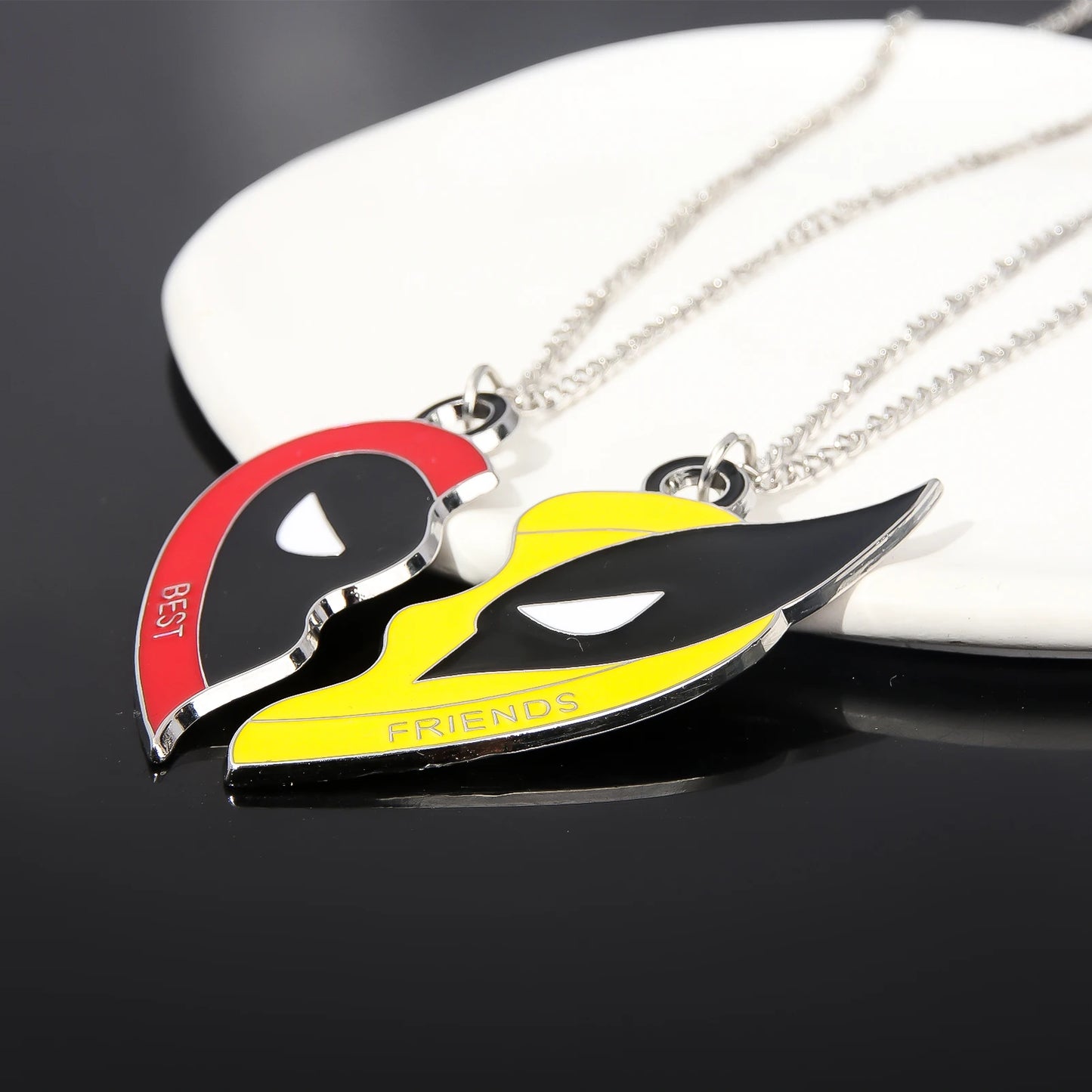 Deadpool and Wolverine Link Up Chains